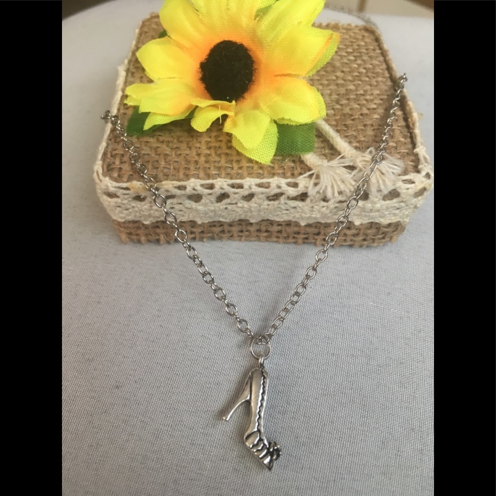 🌼5 for $25🌼 Stiletto Necklace